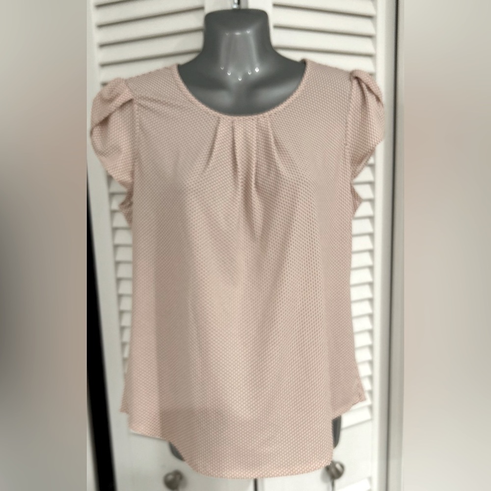 Adrianna Papell Small blouse - short sleeve- petal sleeve- pink with black dots